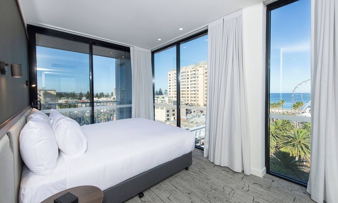 Glenelg Hotel | The George