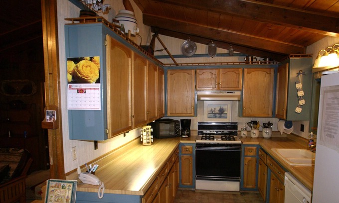 Wrightwood Casa | The Getaway Chalet - 3bd, 2ba, espaciosas y bien amuebladas Inicio espaldas a Fores
