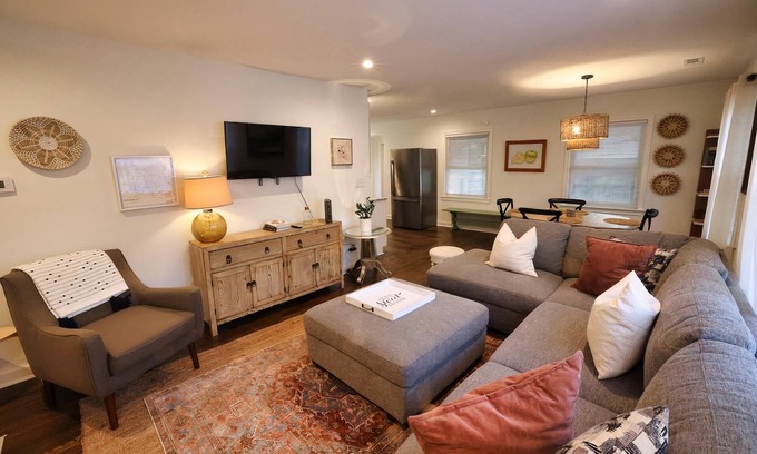 Charleston Casa | The Gilbert - Beautiful Home & Perfect Location