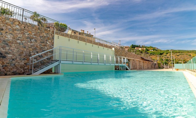 Bardino Nuovo Apartamento | La Ginestra, apartamento de un dormitorio con jardín, piscina y SPA