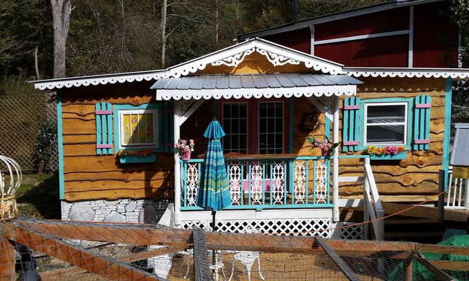 Mars Hill Cabaña | The Gingerbread FarmYard Tiny Home