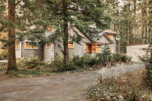 Warnick Casa | The Glacier Lodge - Perfect For Large Groups!