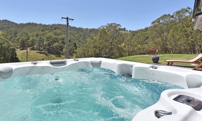 Mount View Otro | The Glass Ceiling 360 degree Mount View Hideaway