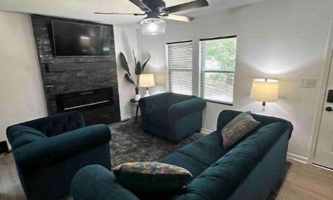 Cottondale Casa | The Glen Home