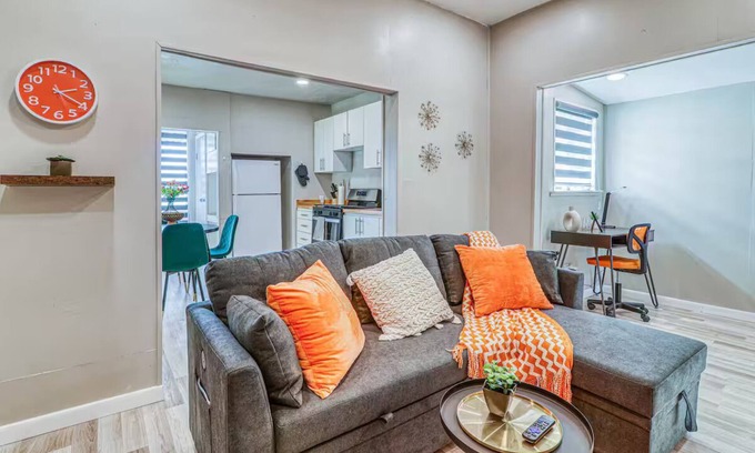 Pershing - Government Hill Cabaña | The Golden Dusk Cottage
