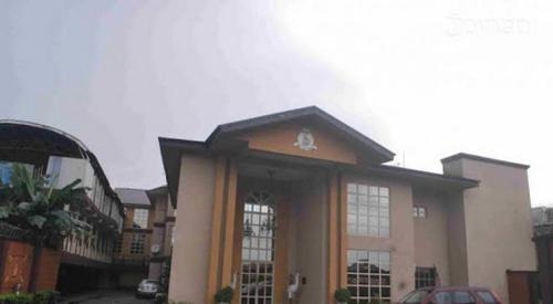 Port Harcourt Cabina | The Golf Prince Hotel