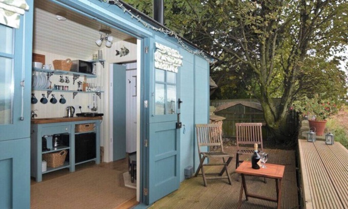 Berwick-upon-Tweed Cabina | The Good Shepherd's Hut; Comfort and peace with panoramic views of the coast.