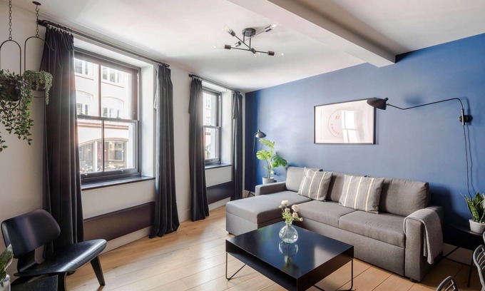 Covent Garden Apartamento | The Good Vibes Parlor - Covent Garden - by Frankie Says