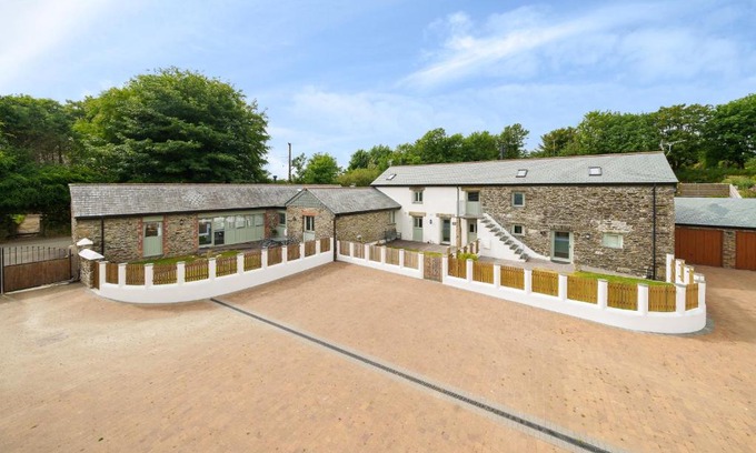 Camelford Casa | The Granary