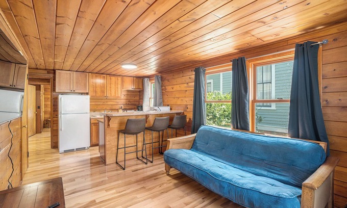 Grand Haven Apartamento | ☀️🌊 The Grand Inn: Apartment Hotel in Downtown Grand Haven Unit 2 ➠ 108