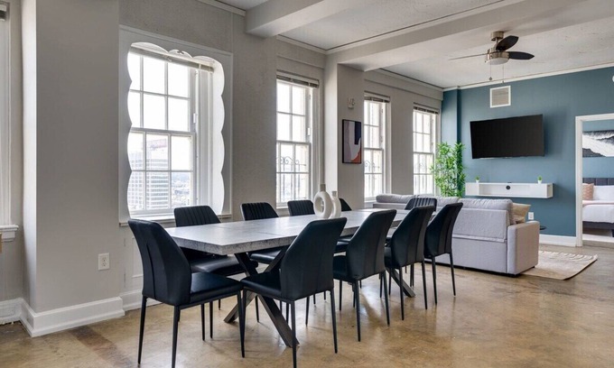 Civil Rights Historic District Apartamento | The GRAND Suite | Free Parking | Sleeps 10 | DT |