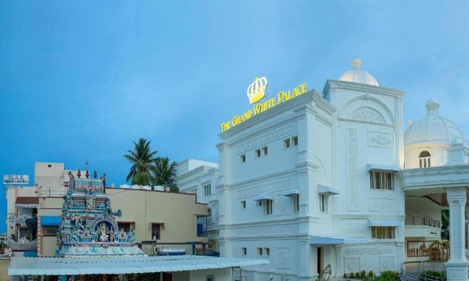Sirkazhi Hotel | The Grand White Palace
