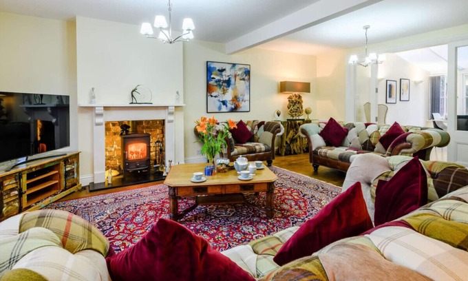 West Runton Casa | The Grange - Three Bedroom House, Sleeps 6
