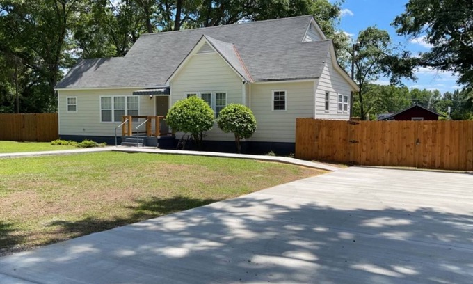 Tuscaloosa Casa | The Gray Villa- 2.8 Miles to Bryant-Denny Stadium