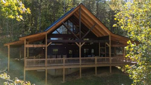 Tellico Plains Casa | The Great Escape - 2 Bedrooms, 2,5 Baths, Sleeps 12 home