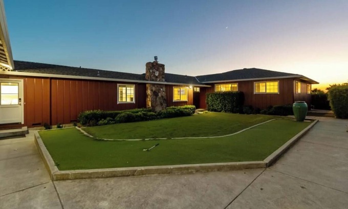 East San Jose Casa | The Great Escape 5 Bedrooms -Pool, Sauna, Private Acreage .