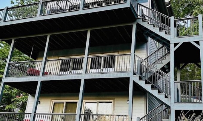 La Follette Casa | The Great Escape at Norris Lake- Waterfront Stay w/ Dock, Deck, & Sunset Views