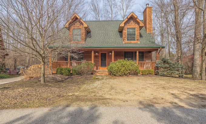 Saugatuck Cabina | The Great Escape - Cabin with shared pool access