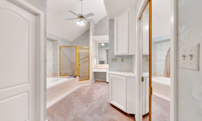 Herndon Casa | The great get away. Huge home!!!