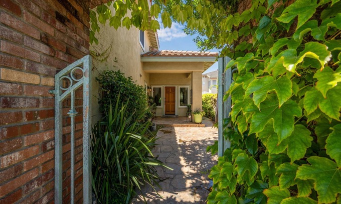 Cypress Casa | The Great Park Place! Beautiful 2bd, 2 bath, centrally located, cul-de-sac home.