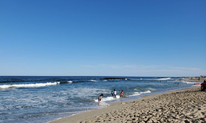Wall Casa | The Greatest Place in the Belmar Beach.