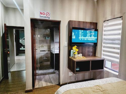 Olympus AH Casa | The Green leaf Executive Home