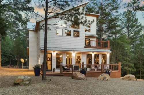 Pickens Casa | The Grinning Bear