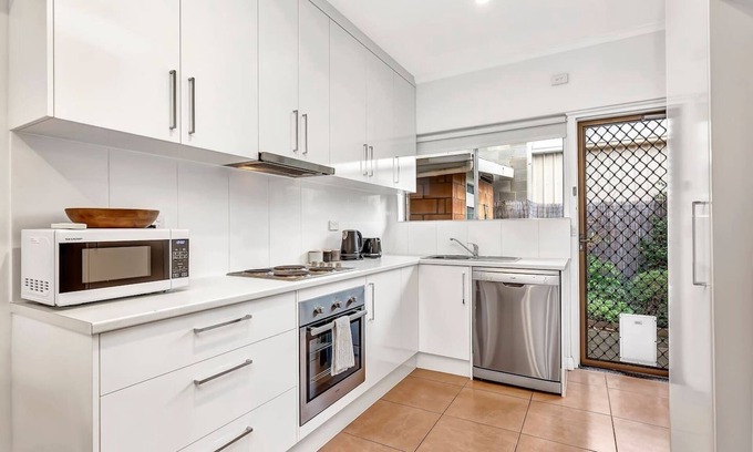 Brighton Casa | The Grove A Chic Coastal Vibe off Brighton Rd