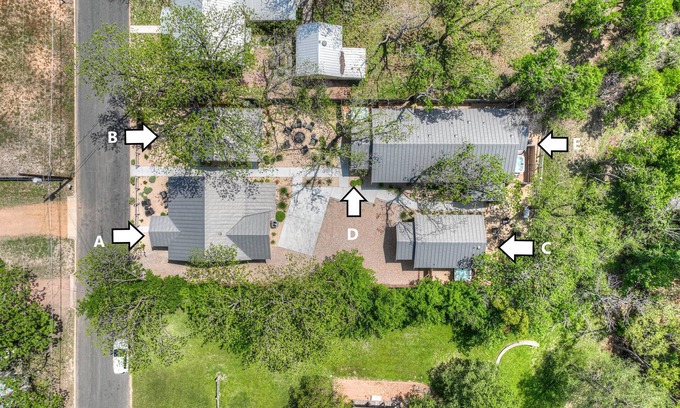 Fredericksburg Cabaña | The Grove E With Hot Tub & King Bed - 2 Blks to Main