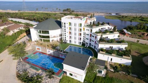 Akyinim Hotel | The Grove Essipong Beach Resort