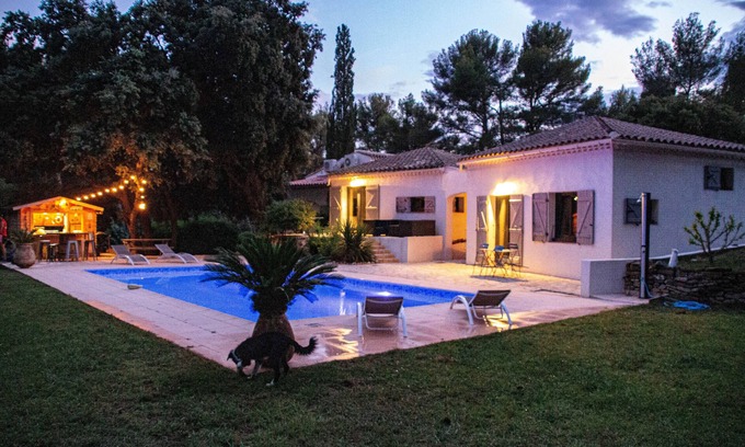 Le Castellet Casa | La casa de huéspedes carmagnole Guest House