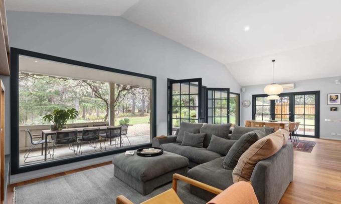 Bellbrae Casa | The Gully Summary: A