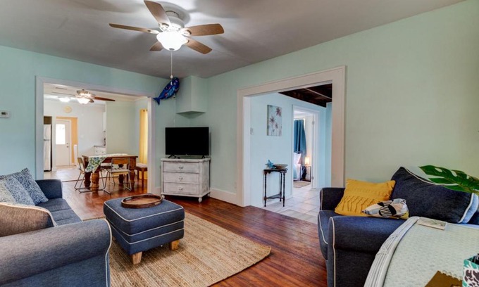 Holly Hill Casa | The Gypsy Mermaid 3 Bed Ginormous Yard