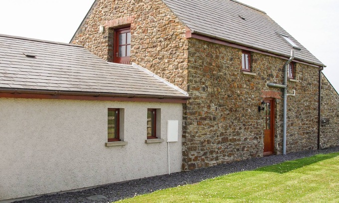 Kilgetty Cabaña | THE HAGGUARD, family friendly, with a garden in Kilgetty