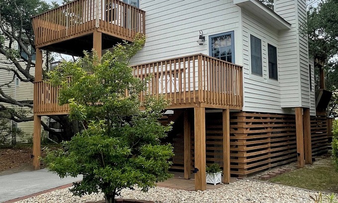 Ocean Sands Cabaña | The Half Shell, Oceanside Beach Cottage, 6 min walk to beach