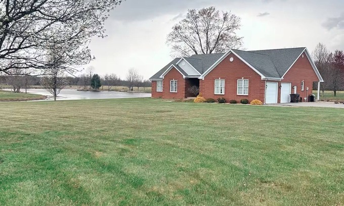 Hanover Casa | The Hanover Haven - Slice of Paradise - 10 minutes to Downtown Madison