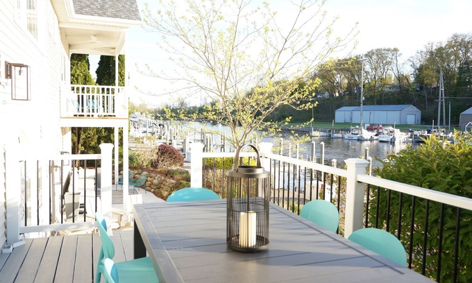 Saint Joseph Casa | The Harbor Hideout - Riverside home near Beaches, Pier, downtown shops