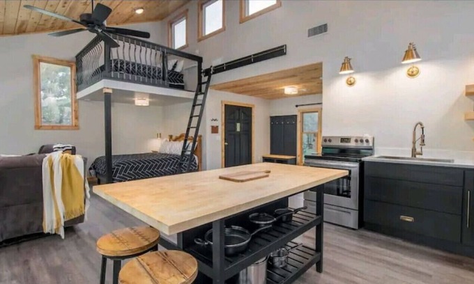 Sulphur Cabina | The Hard to Find Cabin