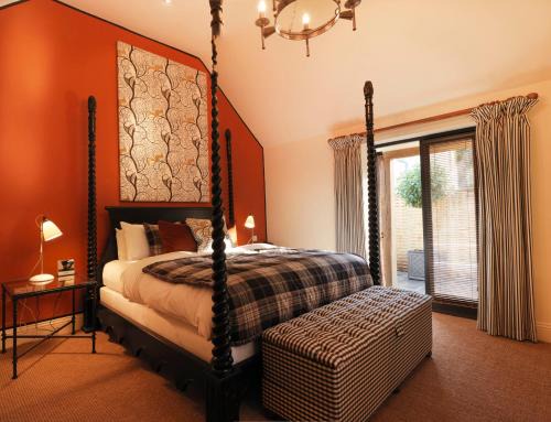 Westonbirt Hotel | The Hare & Hounds Hotel