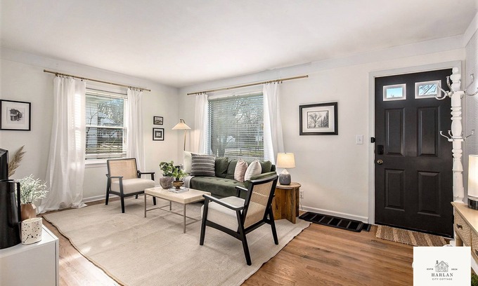 Grand Rapids Casa | The Harlan City Cottage - Extended Stay Welcome