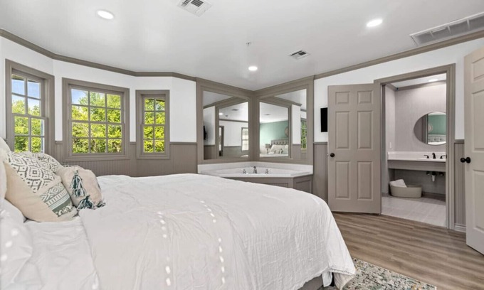 Ramona Cabina | The Harmony at Jarrett Farm Resort