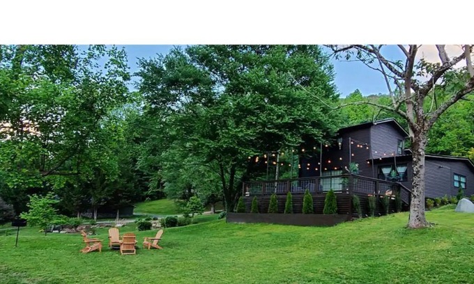 Robbinsville Villa | The Haven at Lake Fontana 3-Bedroom Luxury Villa with Large Entertainment Deck