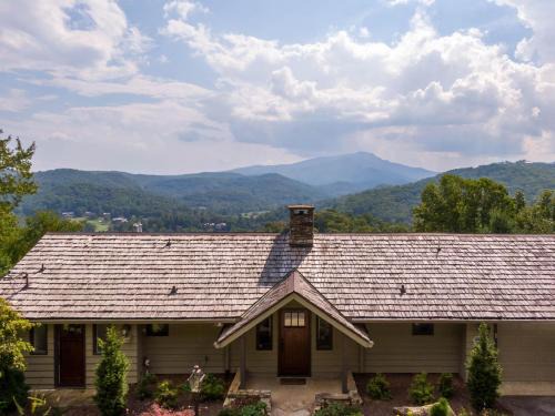 Boone Casa | The Hawthorn House at Hound Ears