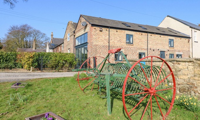 Hetton-le-Hole Cabaña | THE HAY BARN, pet friendly, with open fire in Murton, County Durham