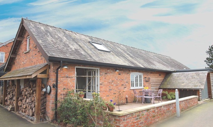 Goostrey Cabaña | The Hayloft - a cheshire that sleeps 2 guests in 1 bedroom