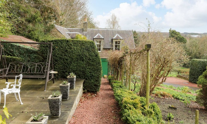 Jedburgh Apartamento | THE HAYLOFT APARTMENT, romantic, with a garden in Jedburgh