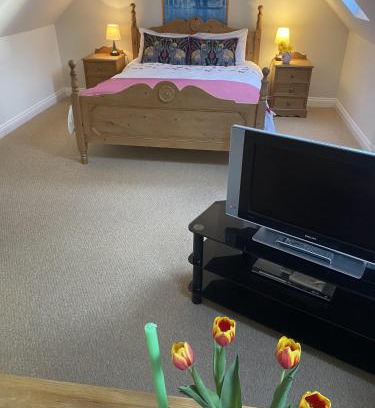 Ashmore Green Cama Y Desayuno | The Hayloft at Oakwood Barn