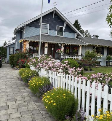 Chilliwack Proper Village West Cama Y Desayuno | The Hazelhouse