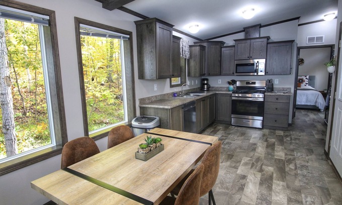 Carlsville Cabina | The Hein Cottage-Beautiful 2 bedroom hideaway in the heart of DC