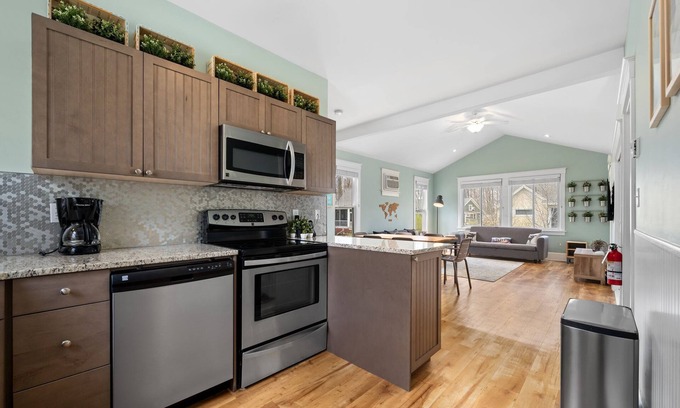Cherry Valley Casa | The Hemlock - 1 Hollow